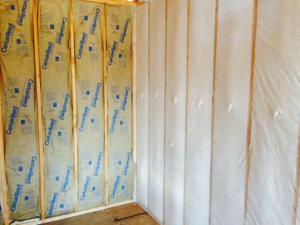 Batt insulation for many homeowners is a more economical choice for insulation and Kansas City Insulation Murray Insulation, 7603 Northwest River Park Drive, Kansas City, MO 64151 is the company to install the insulation for them.